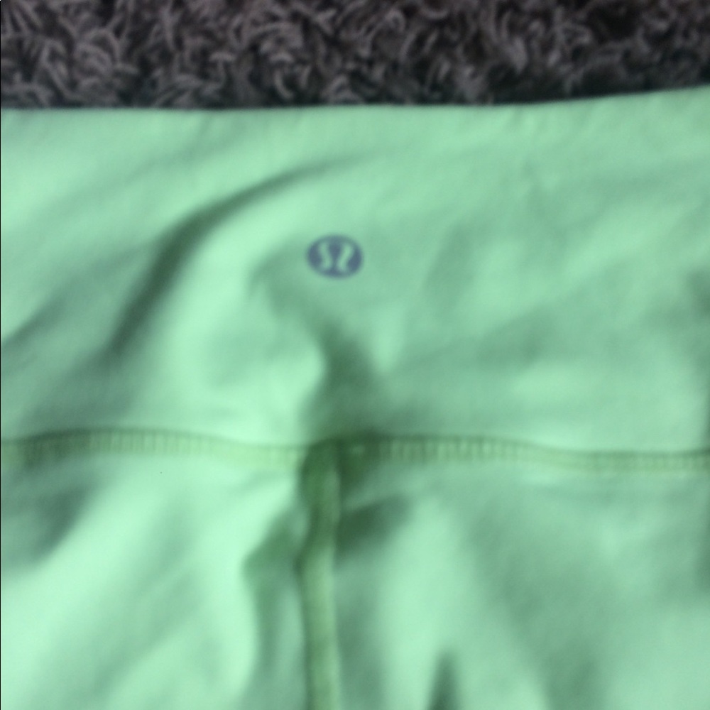 Lululemon - Picture 3 of 3